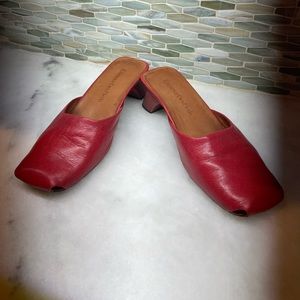 L’Amour Des Pieds Winona Mule Pump Size 7